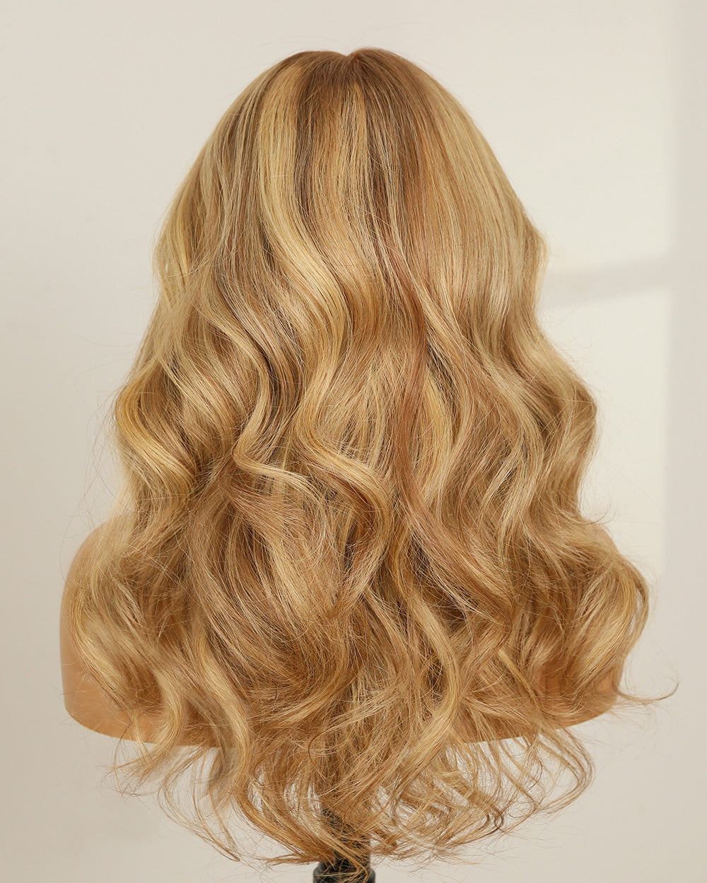 Sienna | 16" Ash Blonde Highlights Wavy Human Hair Maxipart Swiss Lace Closure Wig - WW006